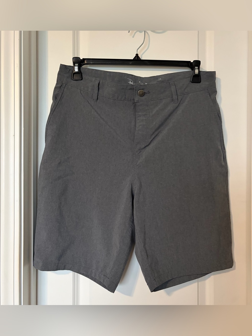 Panama Jack Men's Charcoal Flat-Front Shorts
Size 34